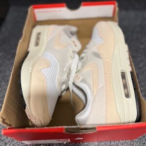 Nike Air Max 1 shoes